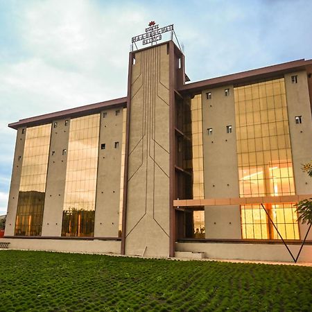 Hotel Maa Bhagwati Palace Khandwa Esterno foto